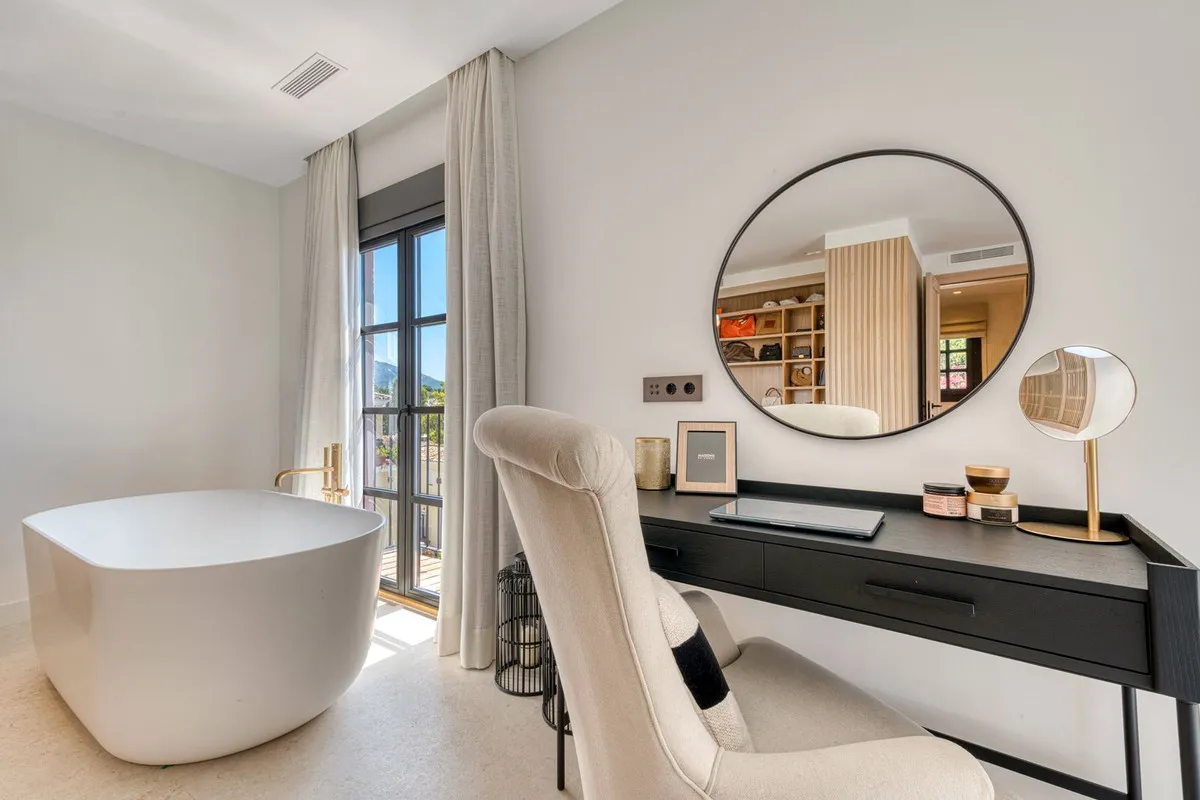 7e1f48a2-a8f8-425d-89f5-e4e10e9aa69a