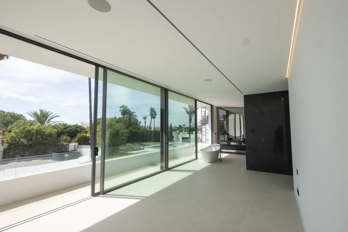 28cf1086-4506-474d-b143-9f6ab7b878f4