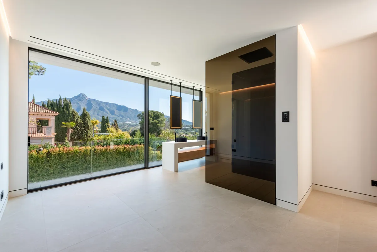 a5044b35-af21-4658-892d-3c48229f54bb