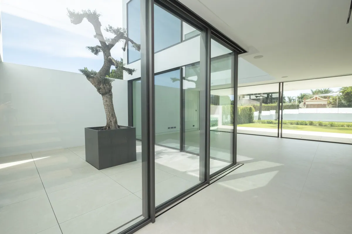 ad1c40a2-7e0c-4974-a9ed-0308a14d0753