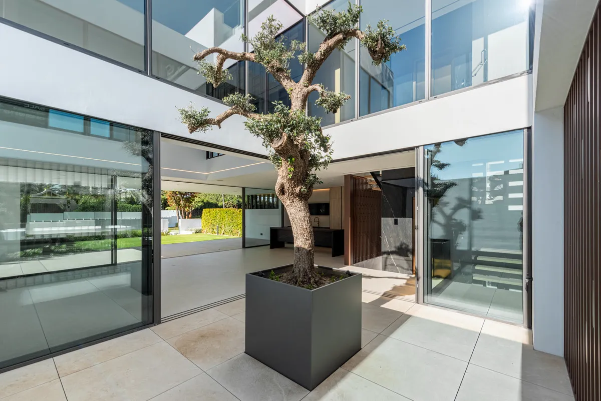 fabf7a95-389c-4af5-9e64-4baad06efd54