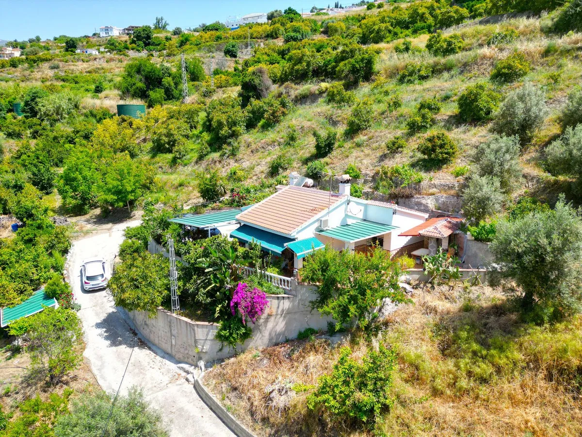 Sun-Kissed Retreat Near Charming Cómpeta Village