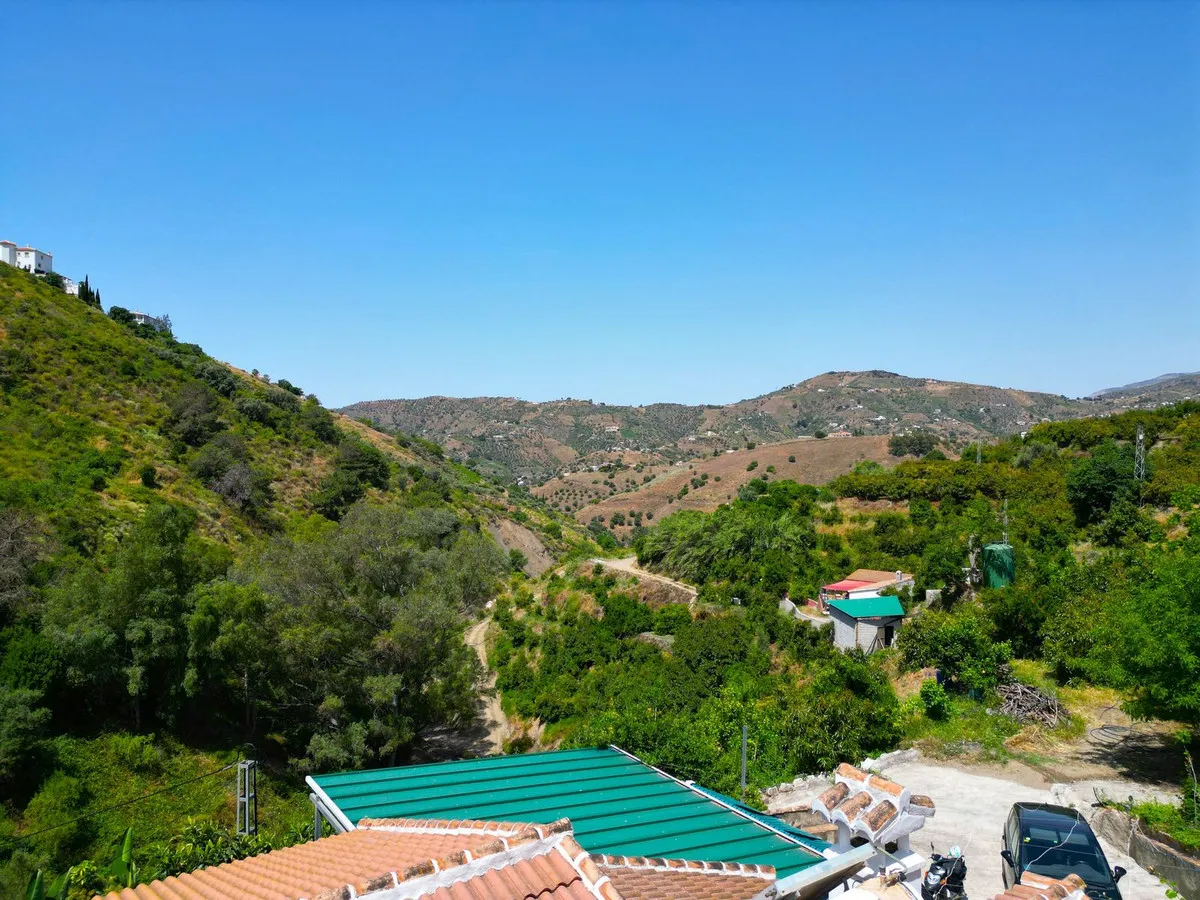 dd64f374-1fb3-421f-b277-ad33f5ad4901