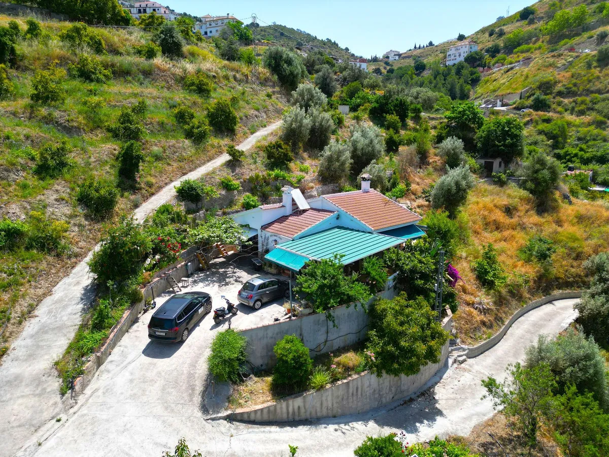 f8b85833-352d-45ed-a02c-d2de9b36d8fc