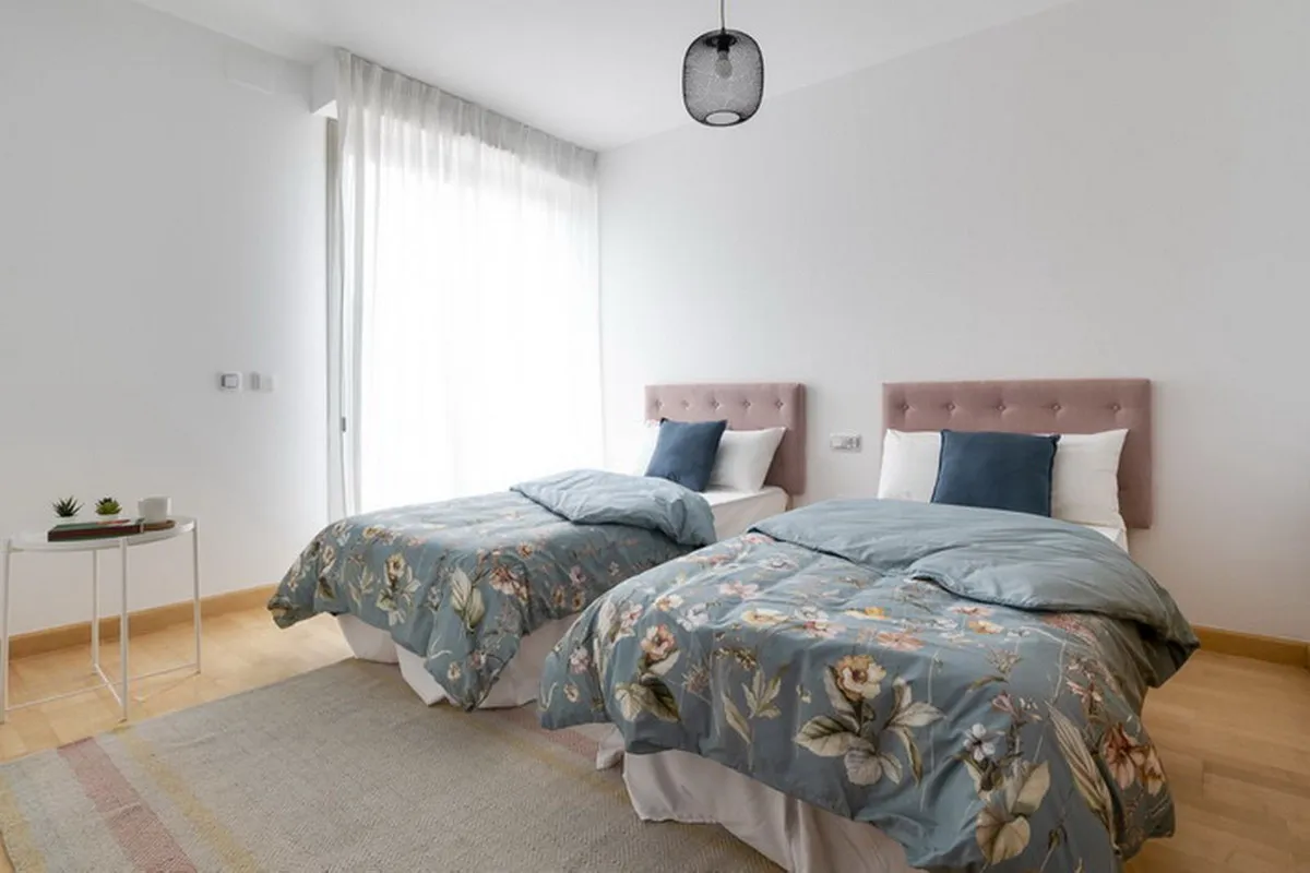 63fb1a5f-fb74-4efb-8677-8e5ed951214d