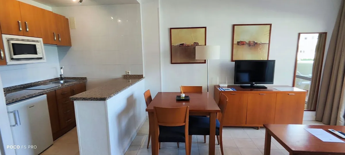 12091cf3-d023-49d8-887d-6596e597701a