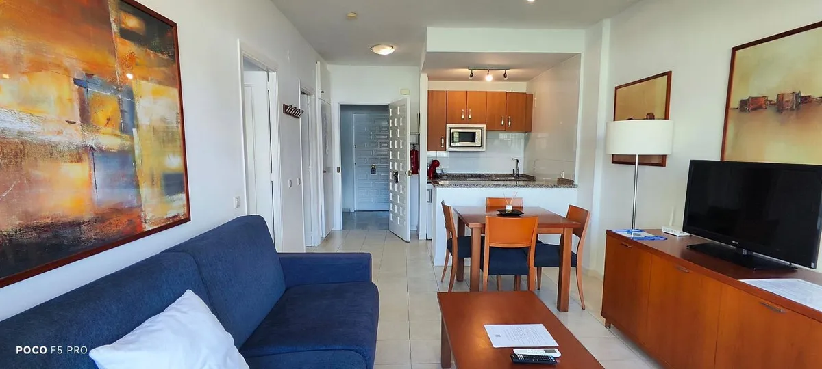 196dc4c6-4ff5-411c-b6f7-9b3c6b1e8333