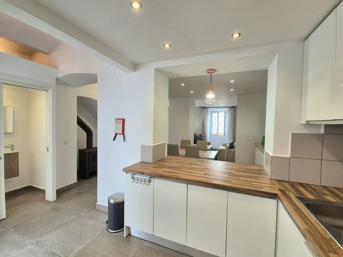 c7e49961-57b0-456a-afe9-c03f25323a6e