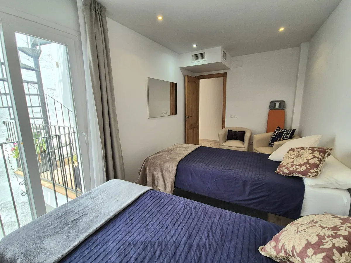 ea62af56-05ad-471e-a977-d95ad9720f74