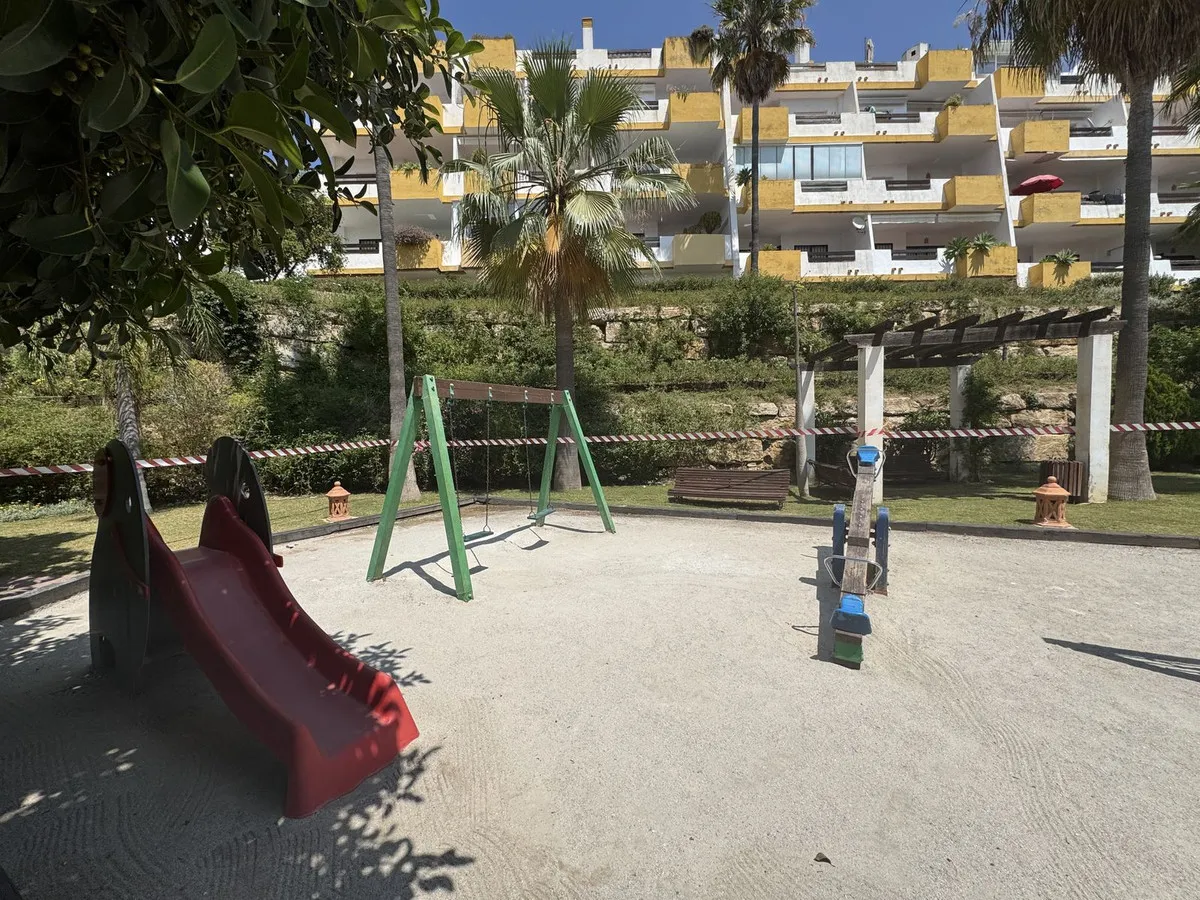 53dbfa94-6d6e-4d77-81c9-0d92a0e014d6