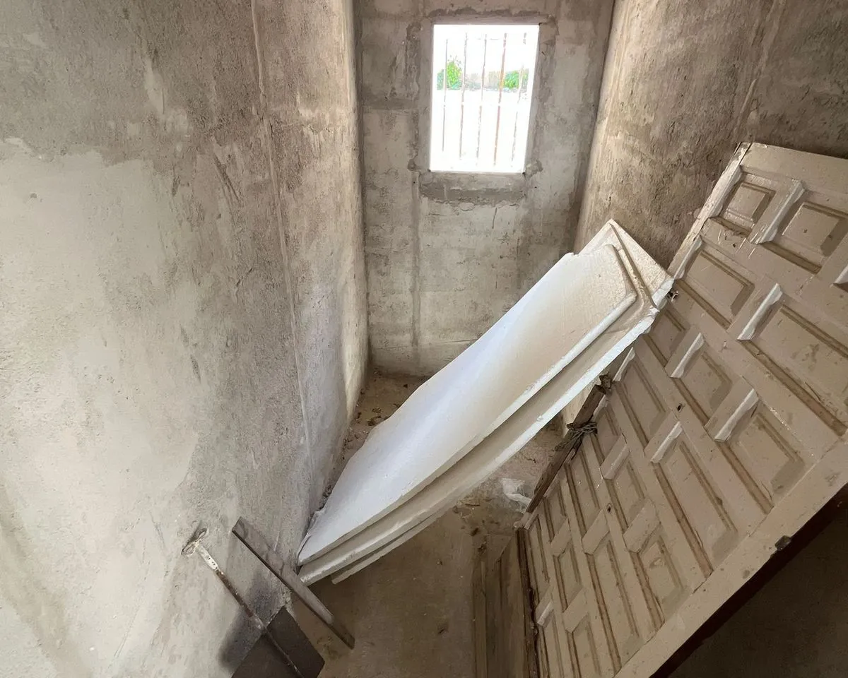 d3127edc-e032-4559-80c8-ac05d54a338a