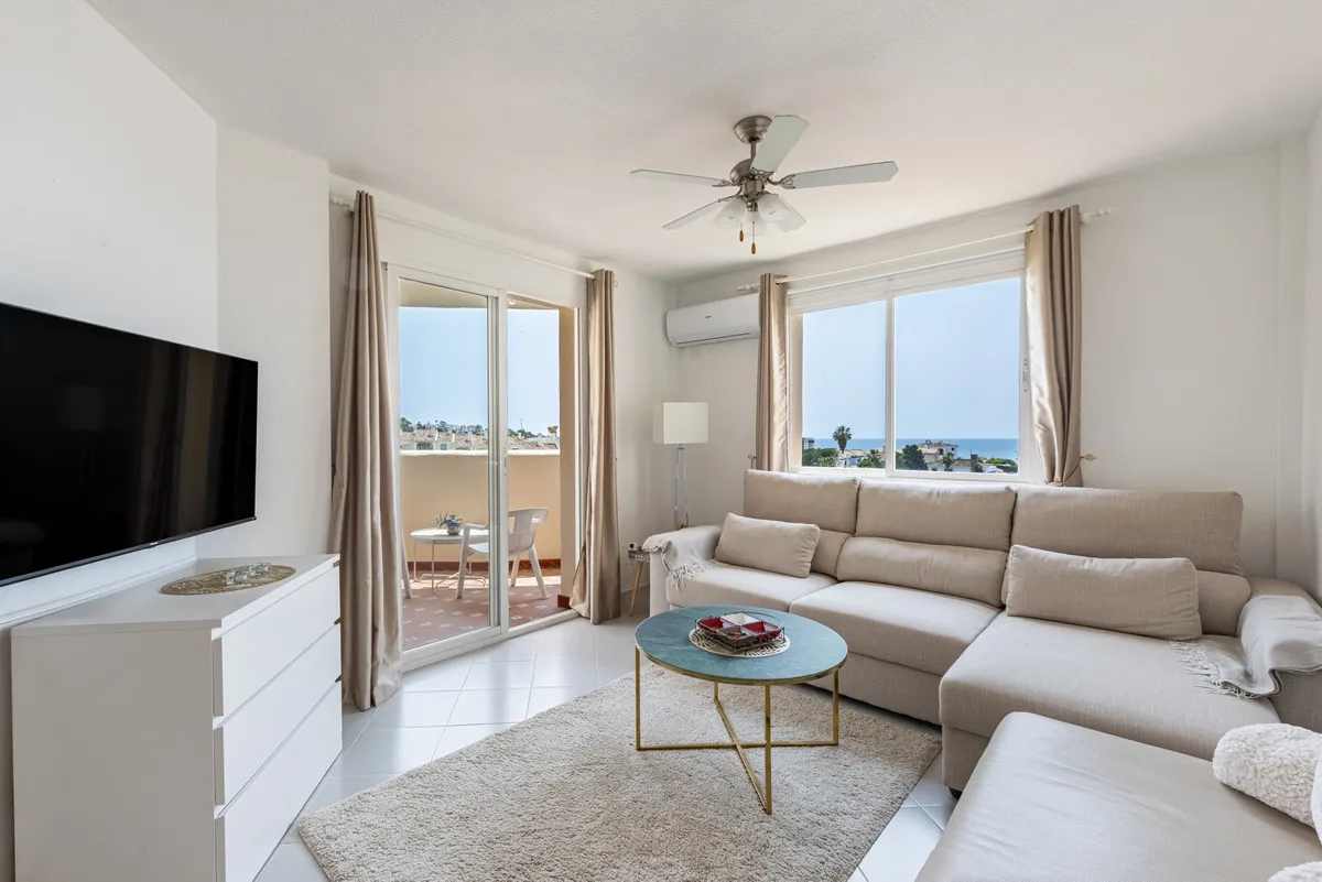 a7abdd97-7a52-4b94-ae8a-4d8b0cafecb0