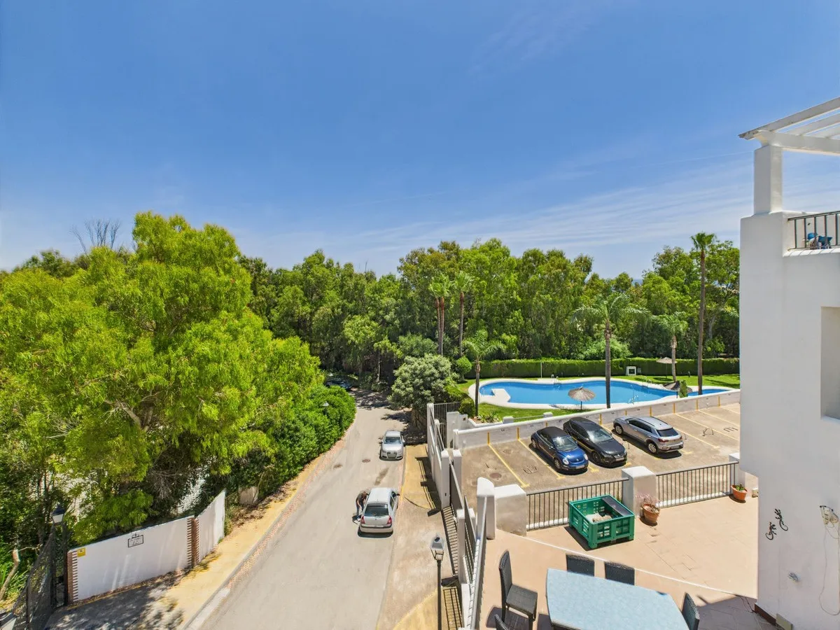 04521d9b-f779-49ed-9472-6721fc0647d2