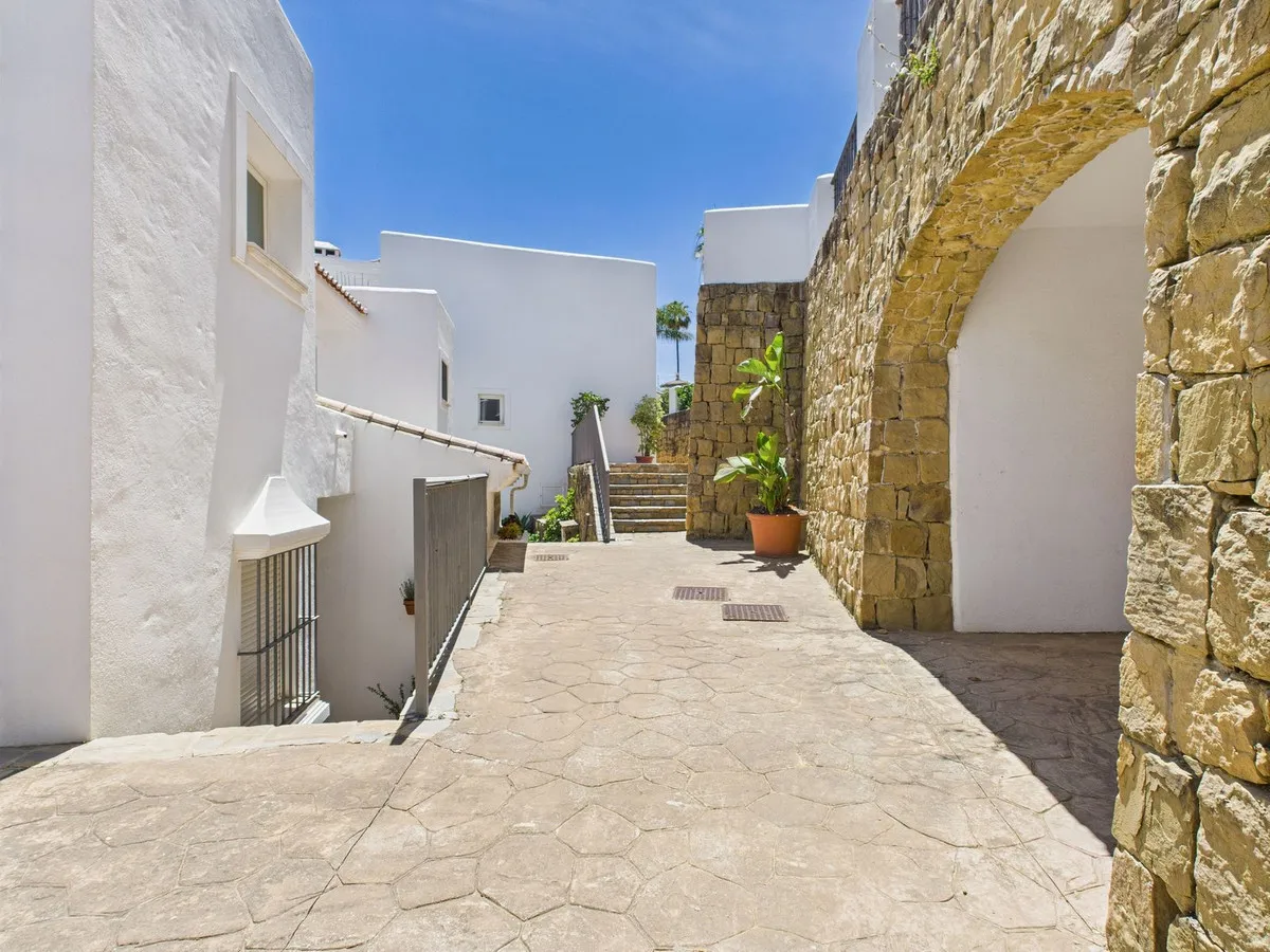 8acfa47a-11e9-4439-9b0b-144ed394551d