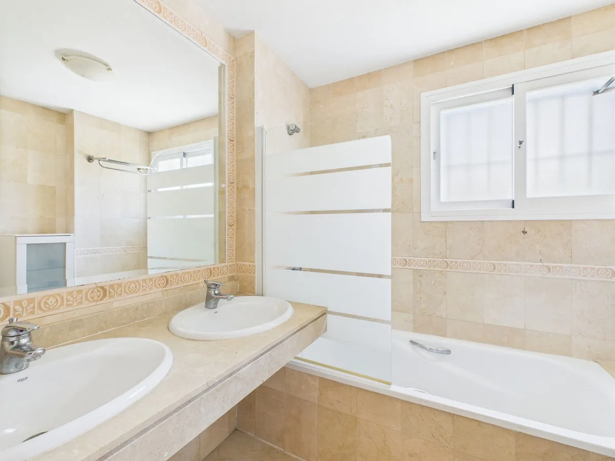 8d1a7f14-67e2-4ac7-9a92-3dd7109c1b3f