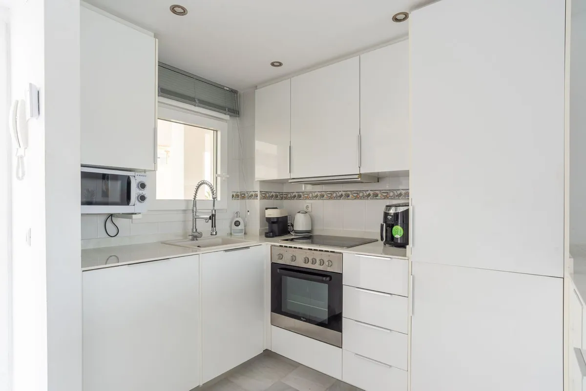 07db7598-9a3d-470f-adc9-1653cad8847e