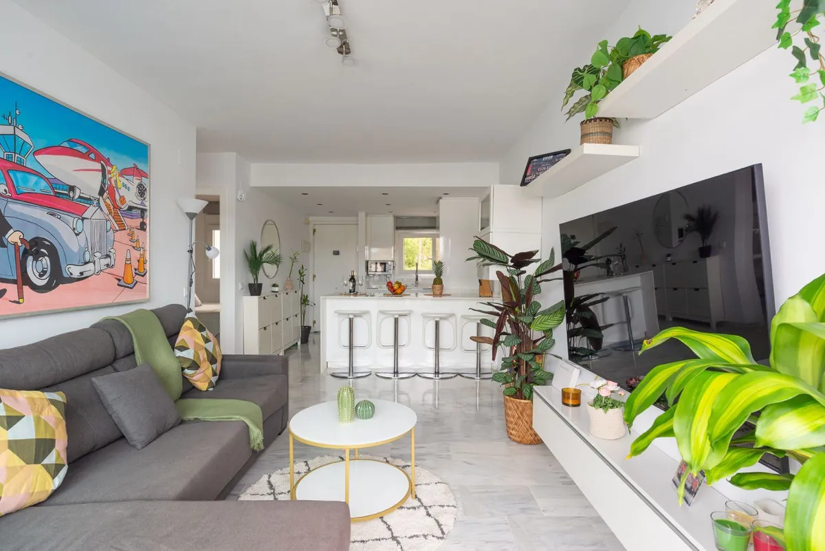 8b93eaa1-9cb4-42c9-ace9-ae98aaf9a5ce