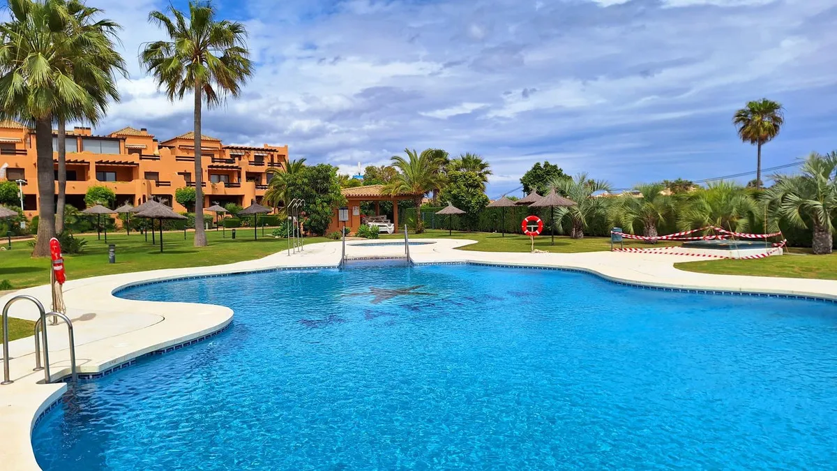 6ee929b5-ab9c-4a82-b7c7-da0b15f808f5