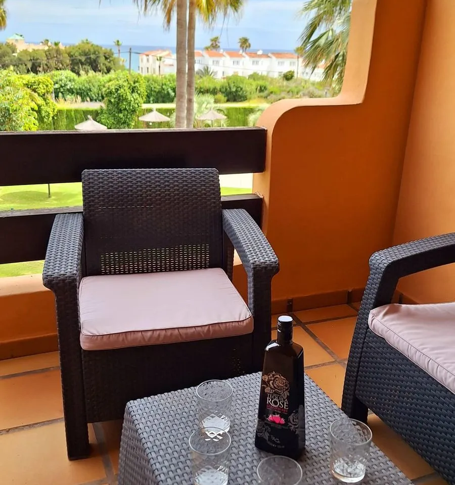 b1050c44-acfc-41c1-b5a1-442e8e08c5b4