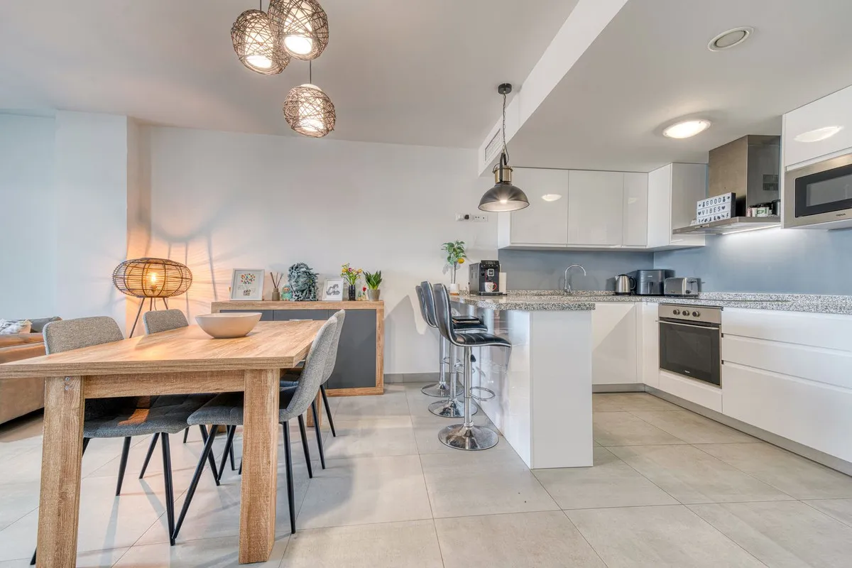 9a3027e0-080b-47f5-ba83-1a735aebe785