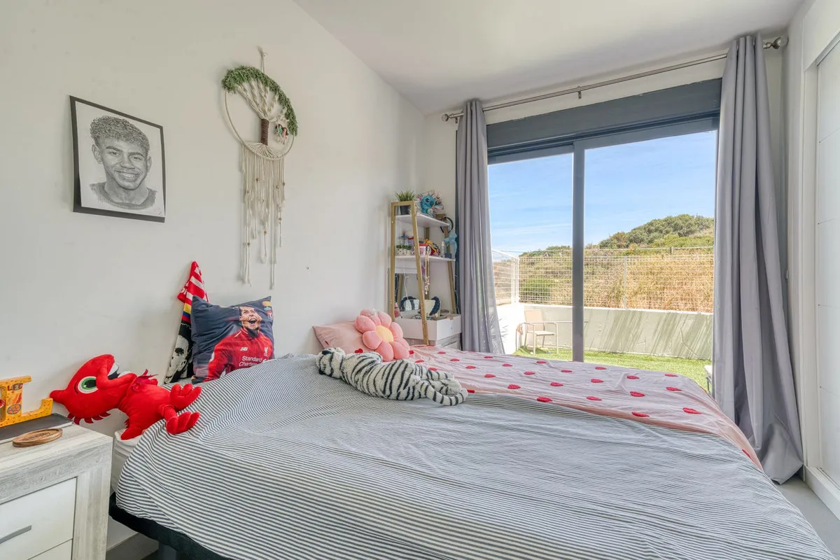 d37b40c4-7087-471b-b65e-e4a9d5e59a42