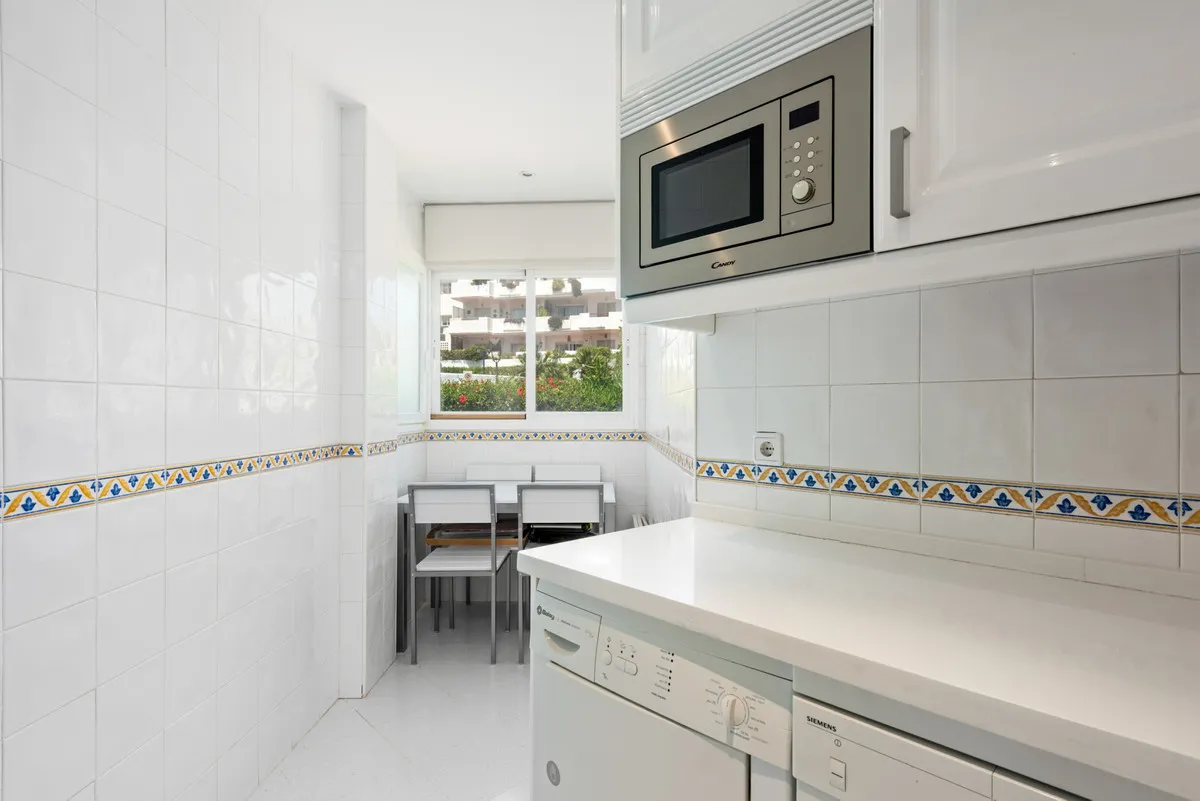 ae99a0a6-421f-4879-a4f3-e07ae27e00c8