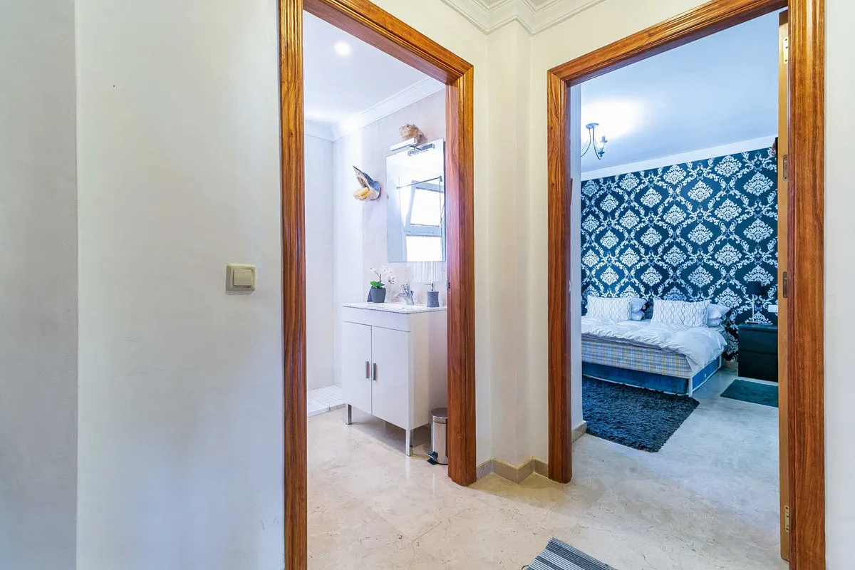 12382886-bad4-4e49-985b-54e31314948f