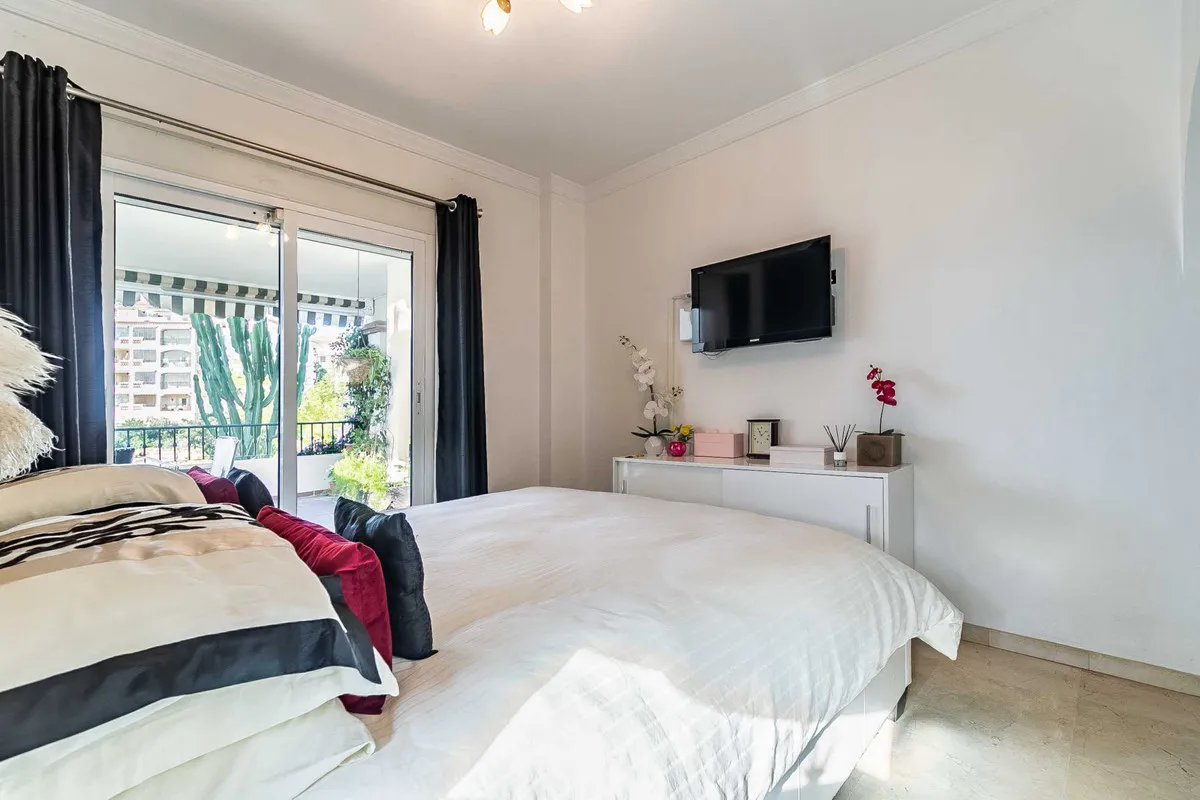 5789ac80-52f3-45e9-9550-8f3cadbd0289