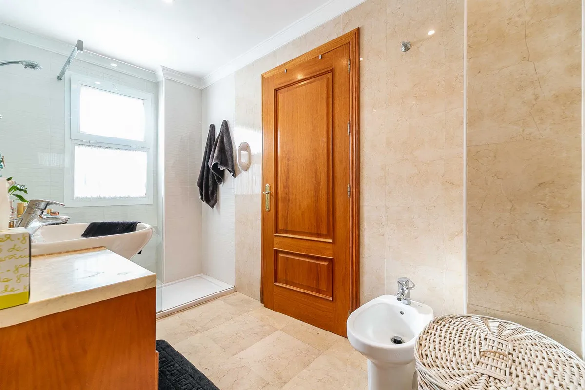 b57cdb12-34e8-409c-9dac-5e5d0d892446