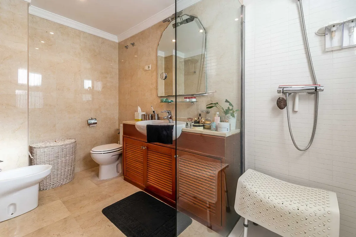 f0724187-0aef-4bcb-837b-d8d211d7213c