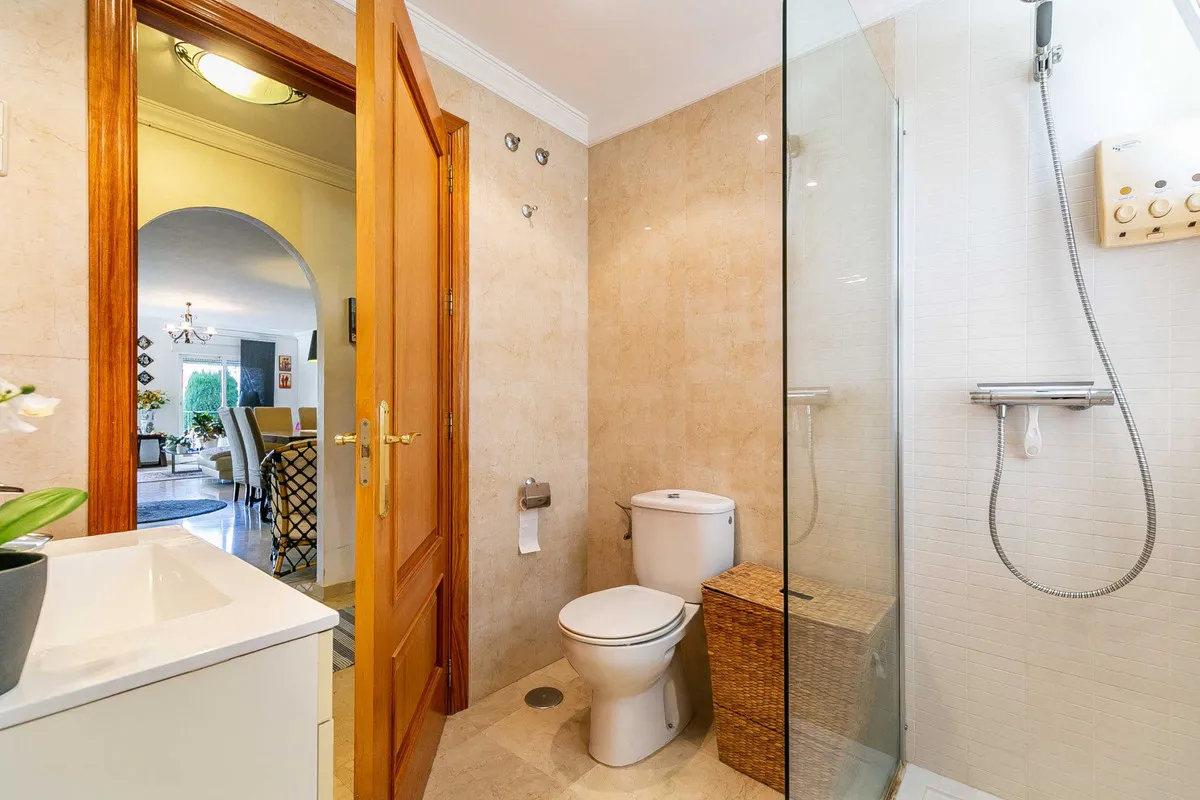 f1def65a-bb03-404b-9e51-5d9934d27166