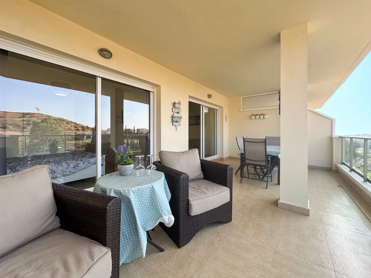 e976dd7f-e84b-472c-988c-6d6fa78b00ae