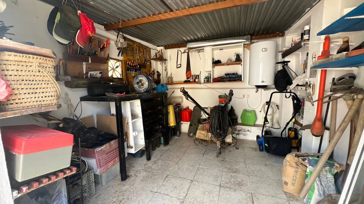 a4c95df1-8637-4dba-bd28-9eb5c9e7bc90