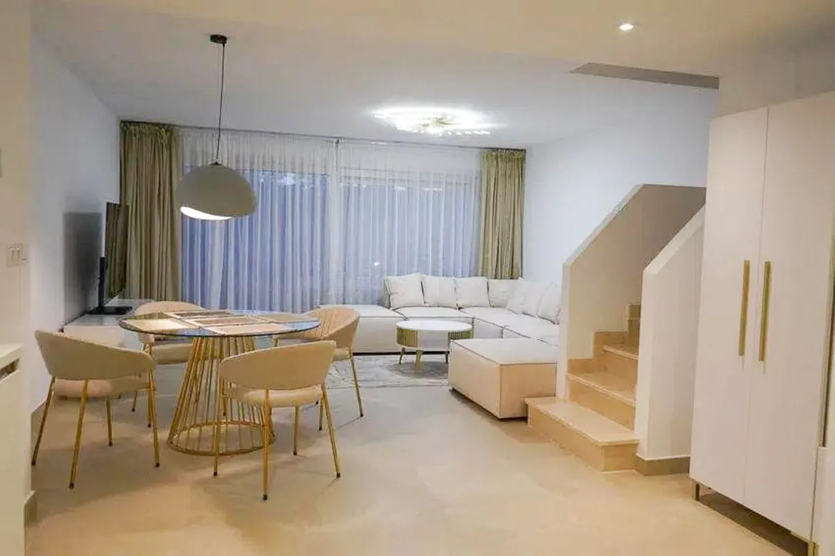 3760e781-1e45-4216-b989-7272376ee17a