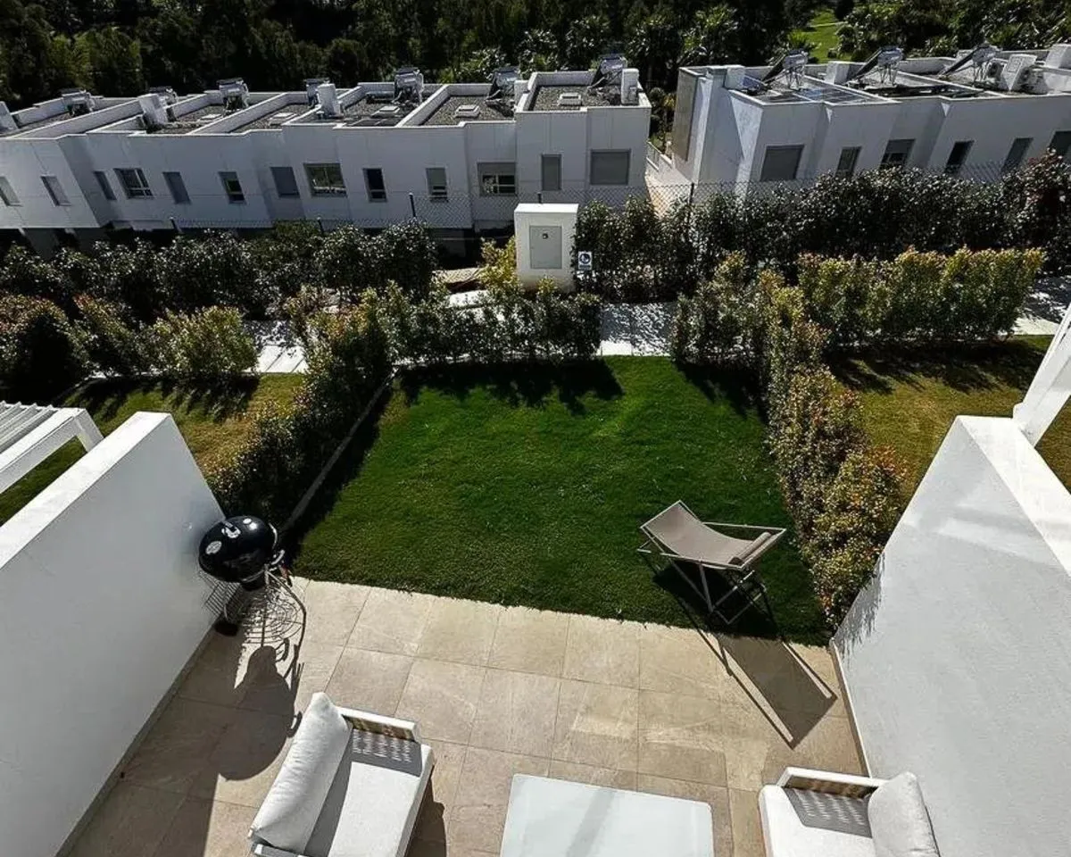 d02583bd-b6d2-4e36-9b9e-ecd367ce2fd6