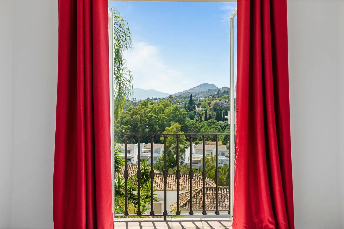 54692de5-54bd-48f5-a1e0-08354c2662a7