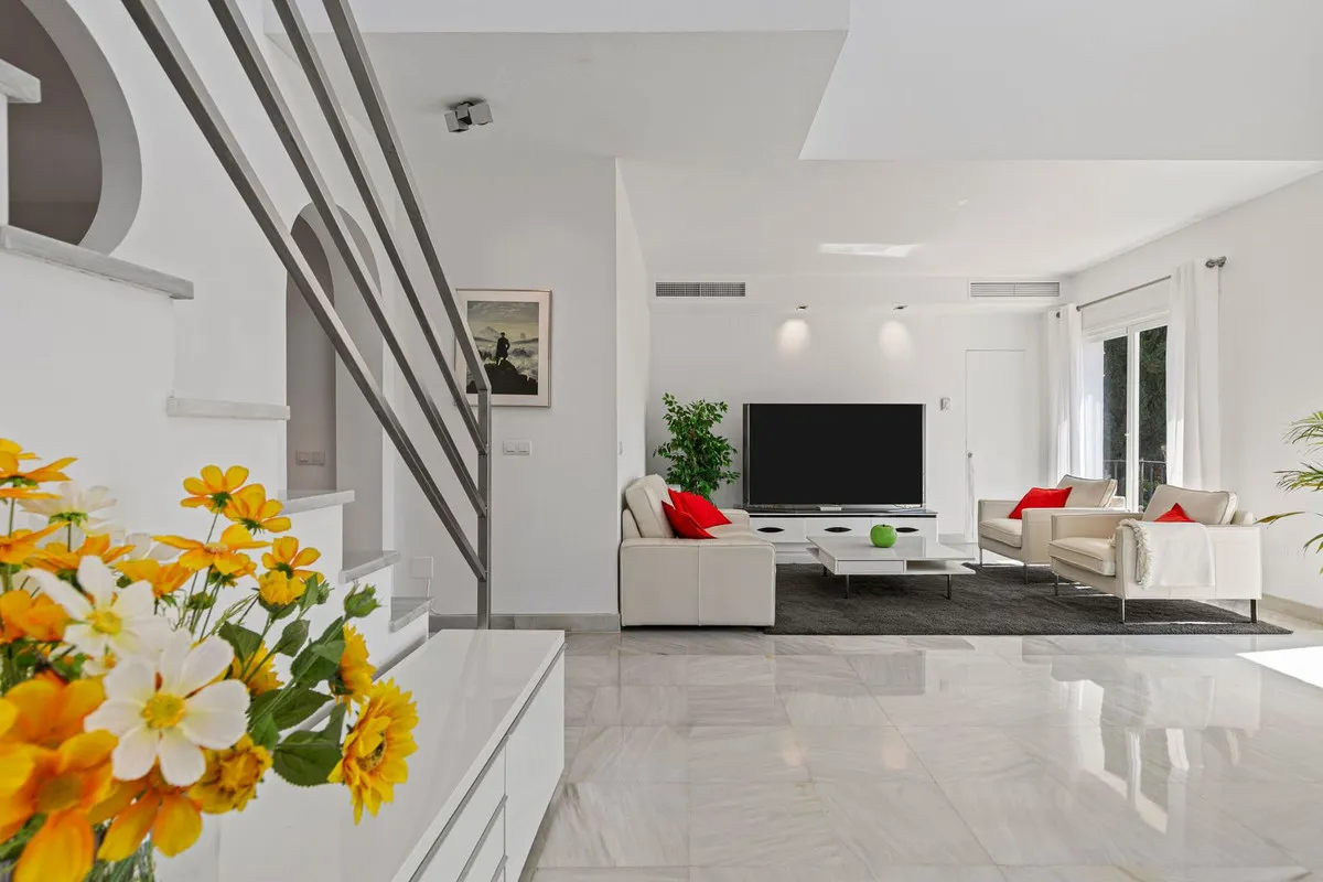 60b9932b-7c95-44fc-9044-9e04f7263143