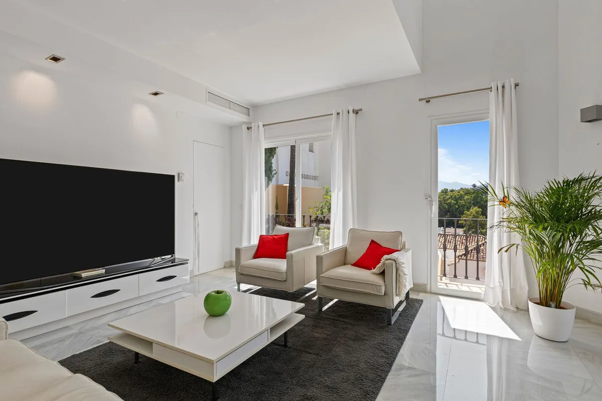 b961ca51-53a9-4a6d-bec0-7653caa3d5f6