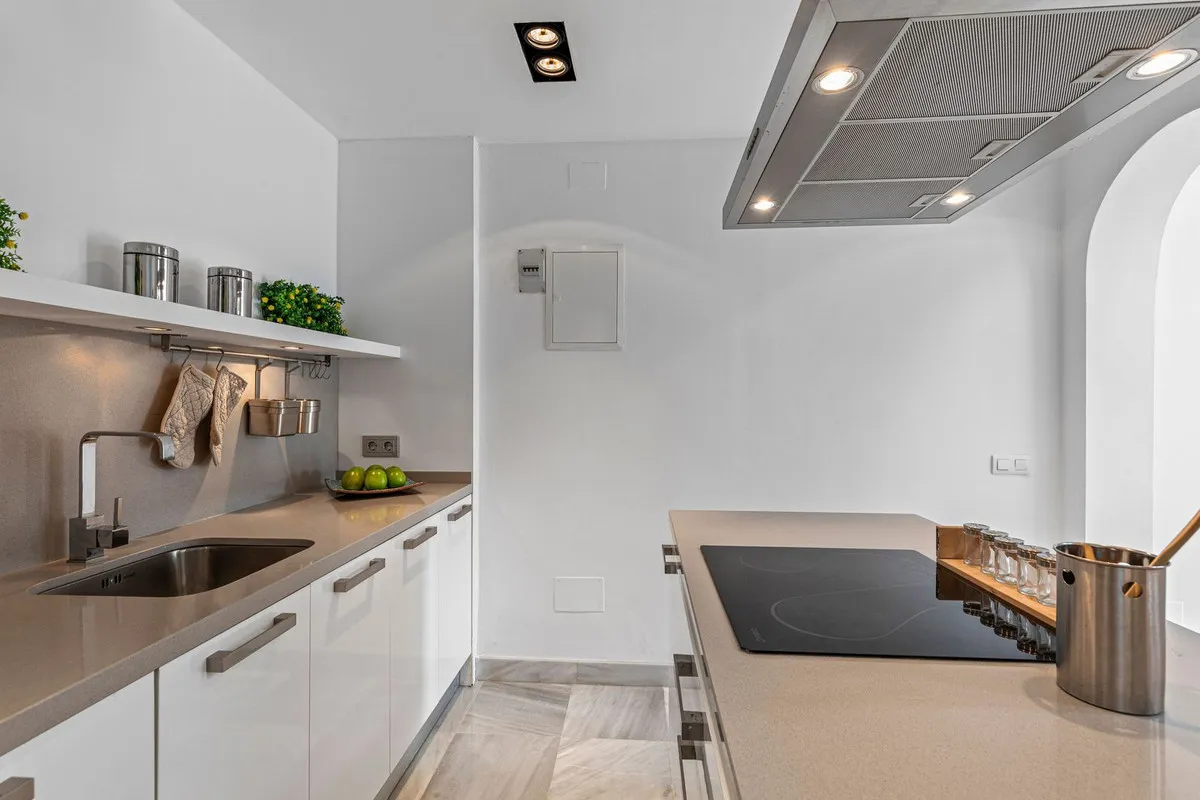 c143c405-7377-40c2-8bb0-d71643883d52