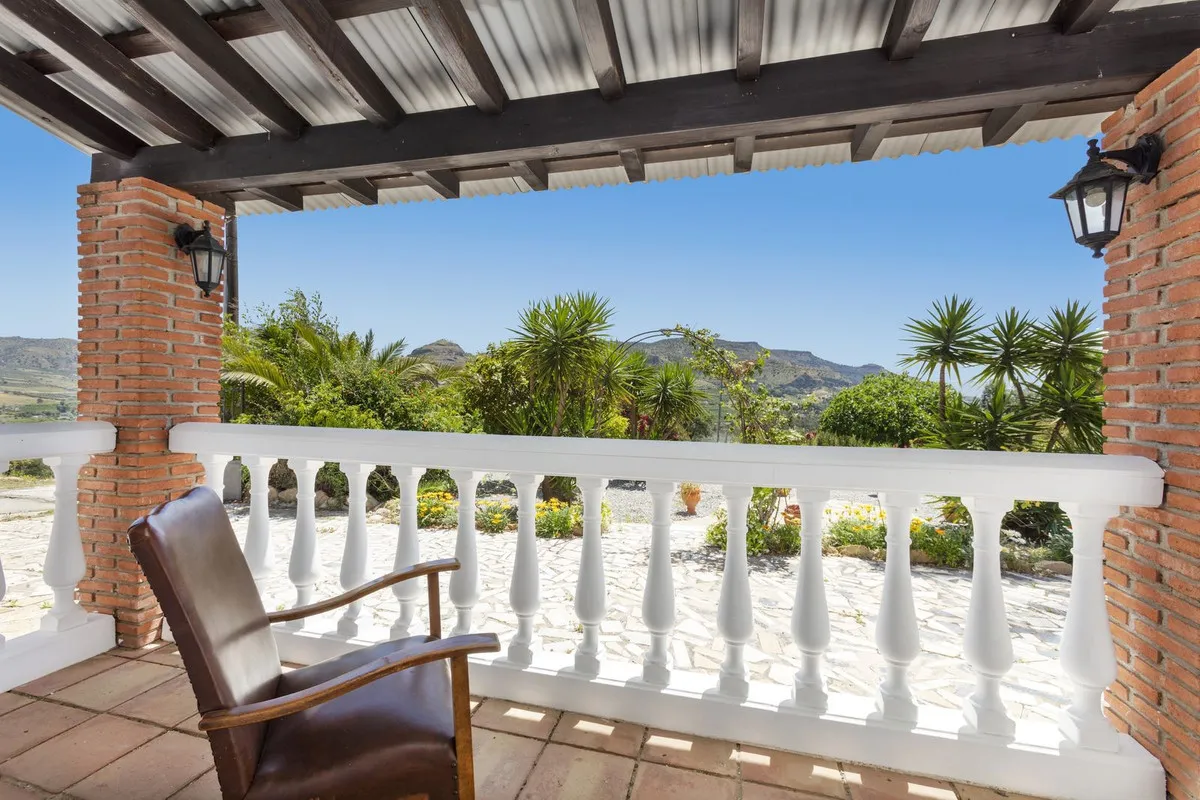 c1812f69-7427-4b1c-a477-6954098efa47