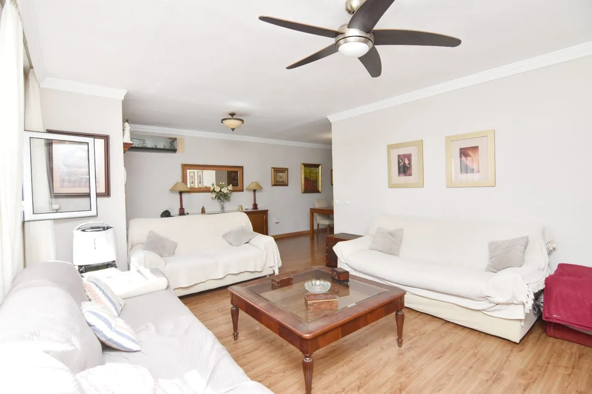 916ffb67-54d5-495b-8e39-edc7f685a0bf