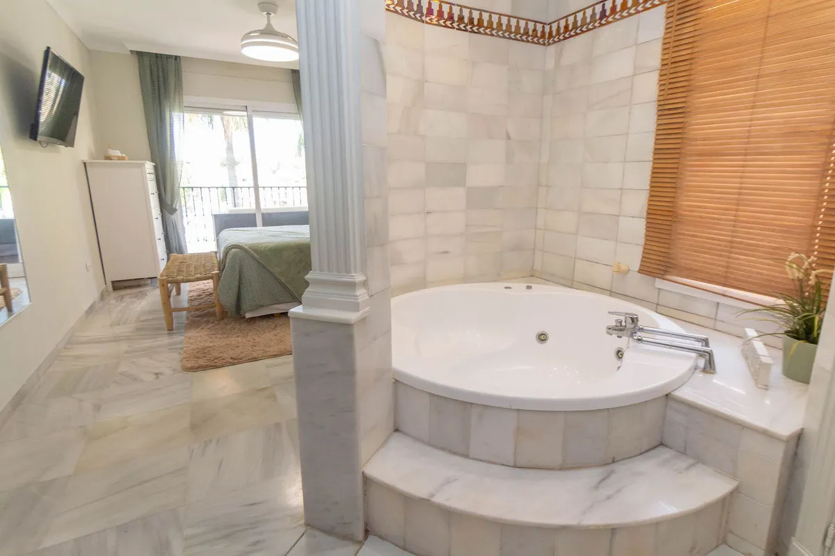 ddab9d06-2a87-494c-9ca8-9e00e5fff2be