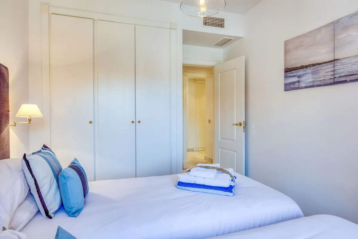 e8c2f60b-0c13-49c5-8d40-bb93f2159e61