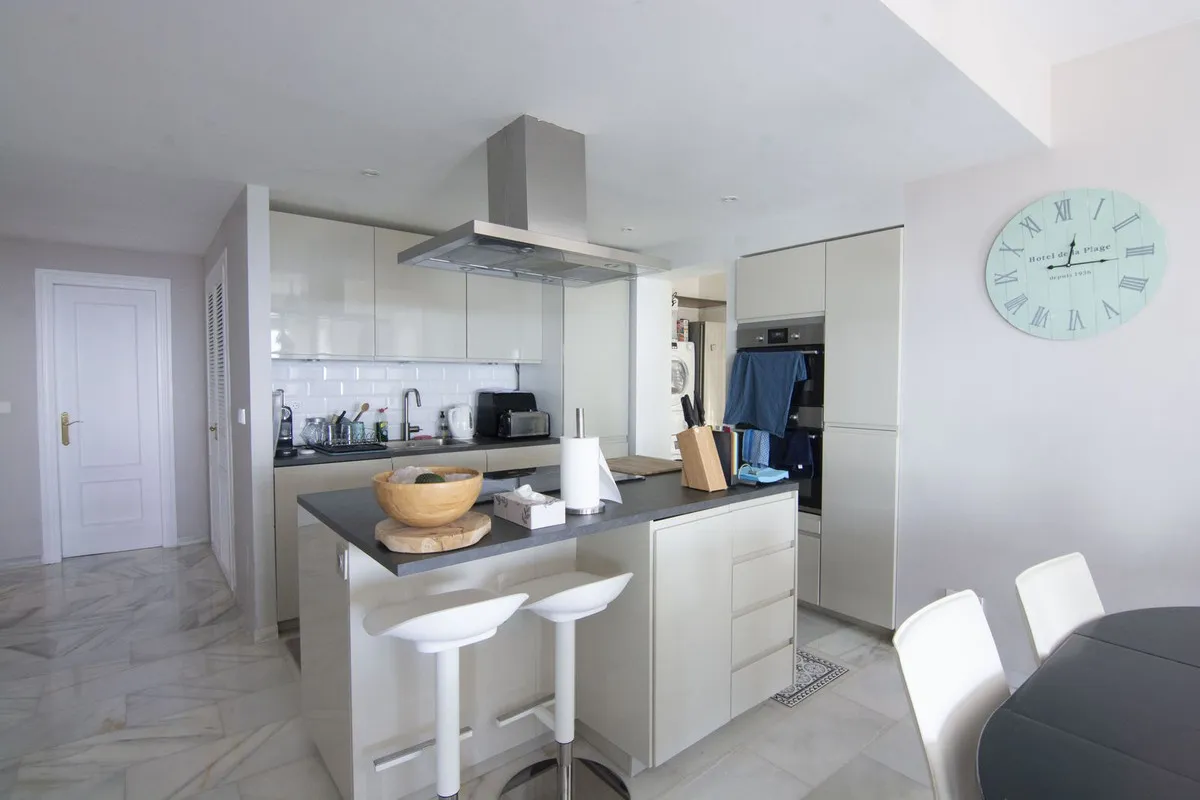 80bda6ac-b9e2-4849-8647-2daceef2f105