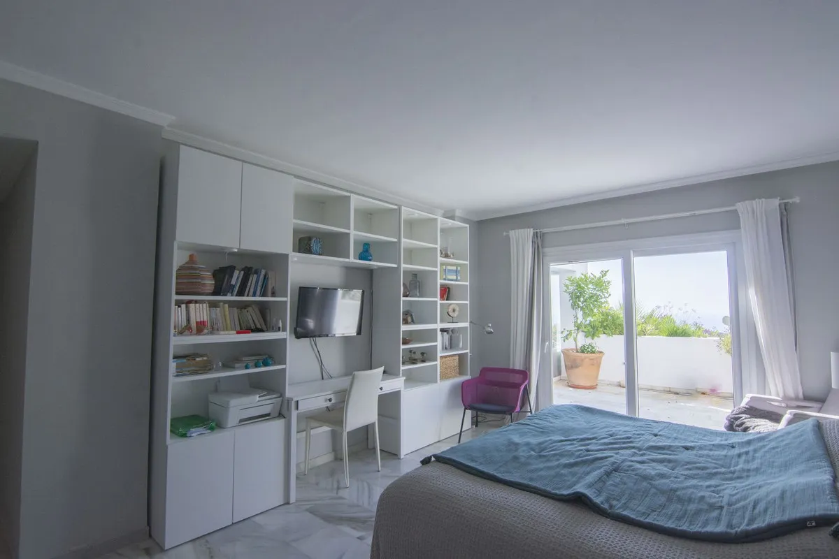 b47a97e4-552b-4e09-b66e-1a8b9e136b64