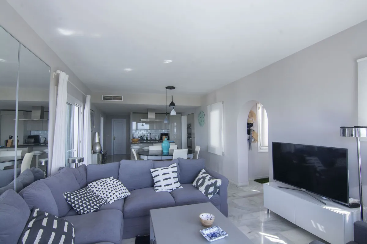 b9c9f1fd-3bb5-4e94-8c36-778d44293eca