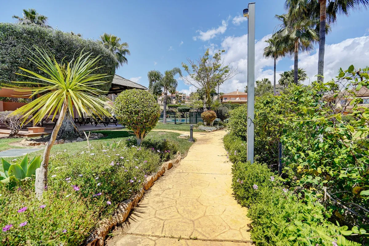 d2a1aa73-3ae6-484e-9b79-d00da490556c