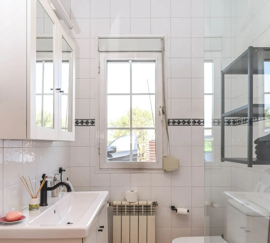 128ff914-0ff6-42d7-89f3-0d9829c63b00