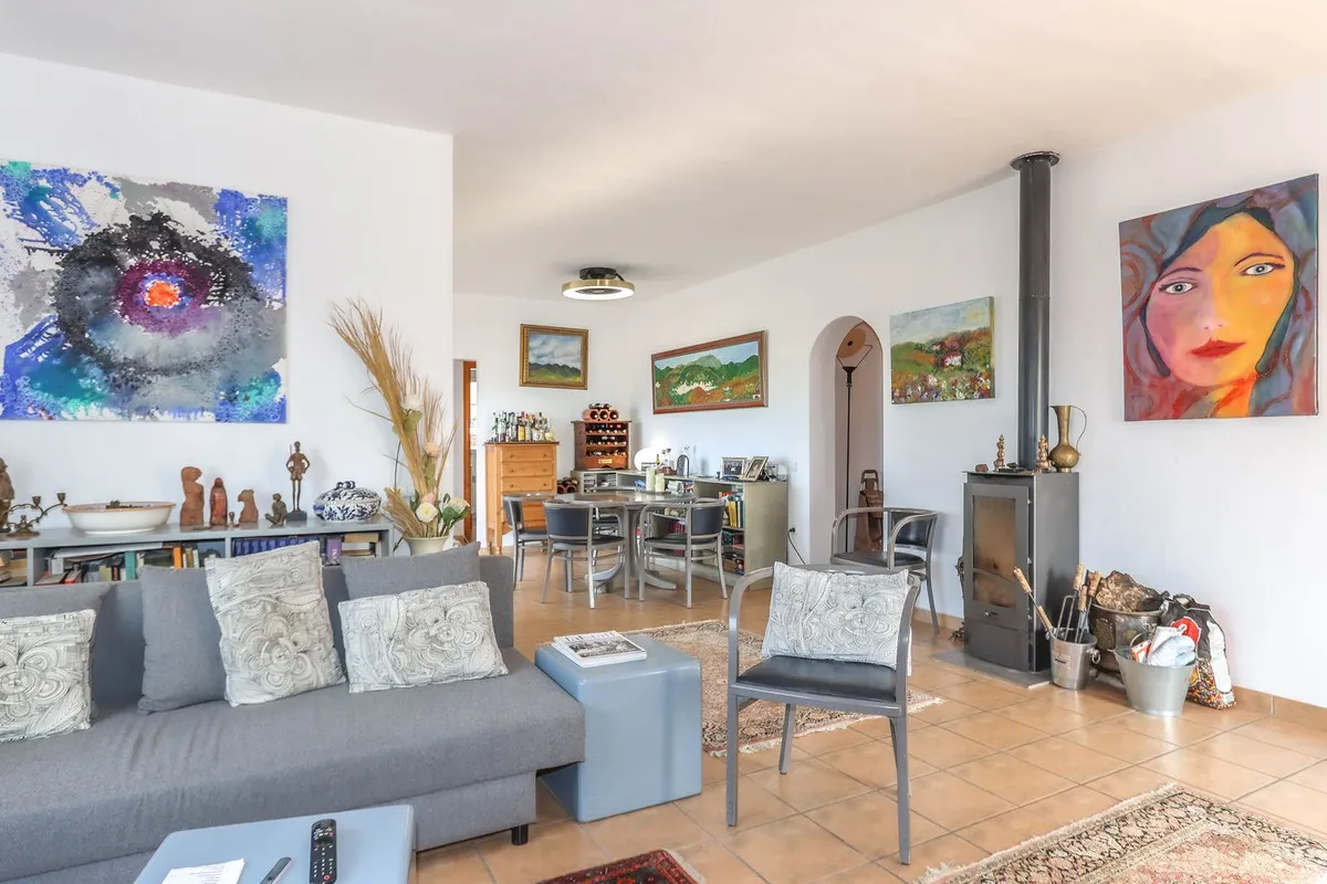 26e64a0f-b517-4714-b8c3-85e21d5c4d11