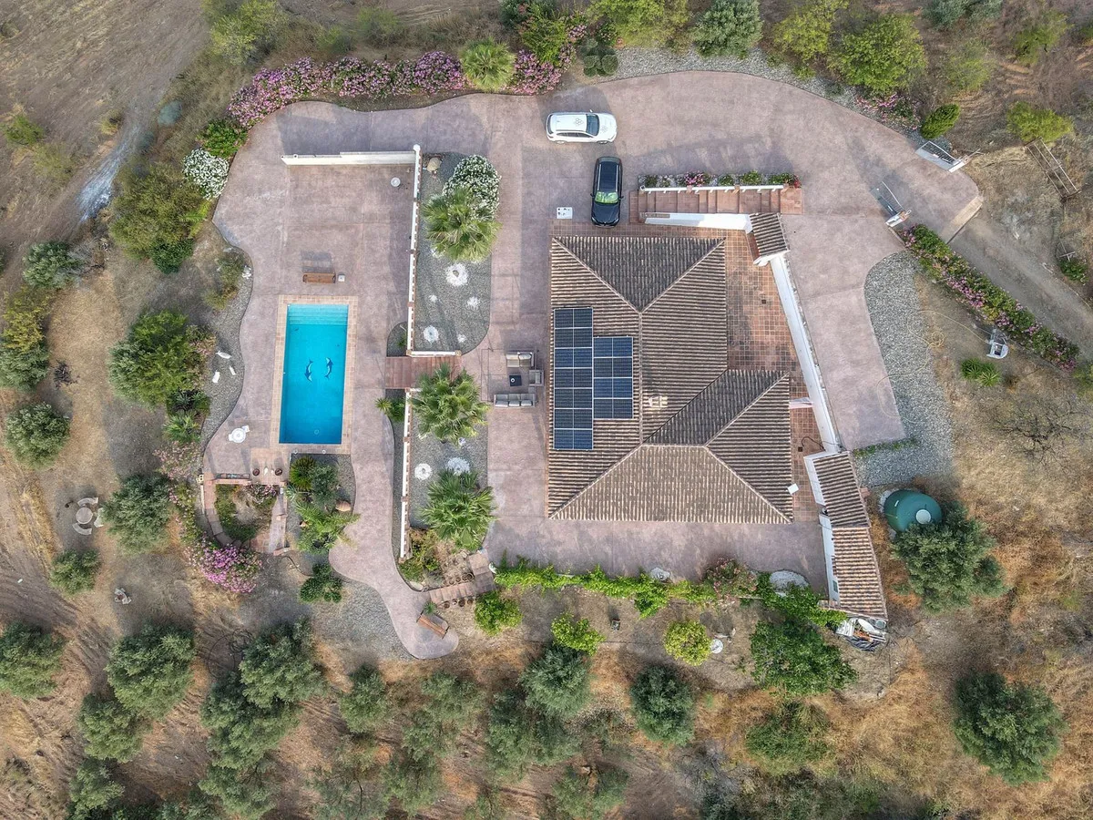 78177182-b9ce-48f9-9212-8ce868de14ed